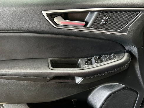 Used 2022 Ford Edge SEL w/ Convenience Package image 5