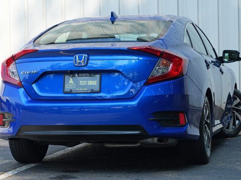 Used 2017 Honda Civic EX image 4