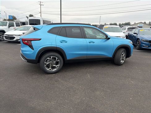 New 2026 Chevrolet Trax LT w/ Driver Confidence Package image 9