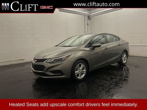 Used 2018 Chevrolet Cruze LT w/ Convenience Package FWD image 1