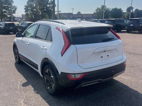 Used 2023 Kia Niro Wind FWD image 4