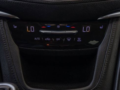 Used 2017 Cadillac XT5 Luxury w/ Driver Awareness Package image 15