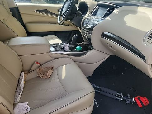 Used 2019 INFINITI QX60 Luxe w/ Essential Package image 12