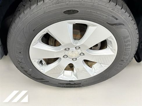 Used 2011 Subaru Outback 2.5i Premium AWD/4WD image 31
