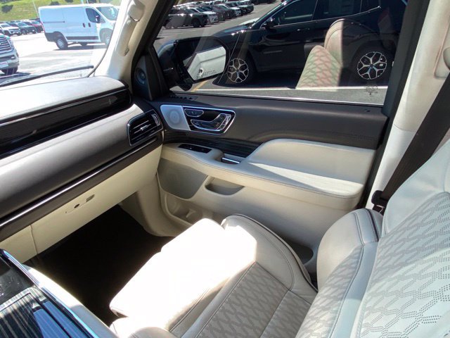 Used 2023 Lincoln Navigator Black Label AWD/4WD image 27