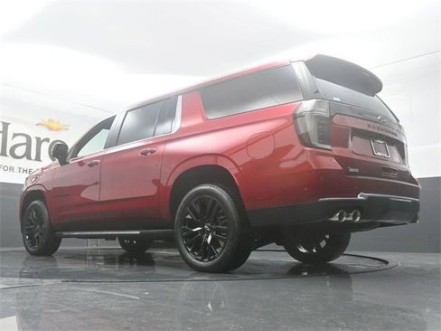 New 2025 Chevrolet Suburban Premier image 5