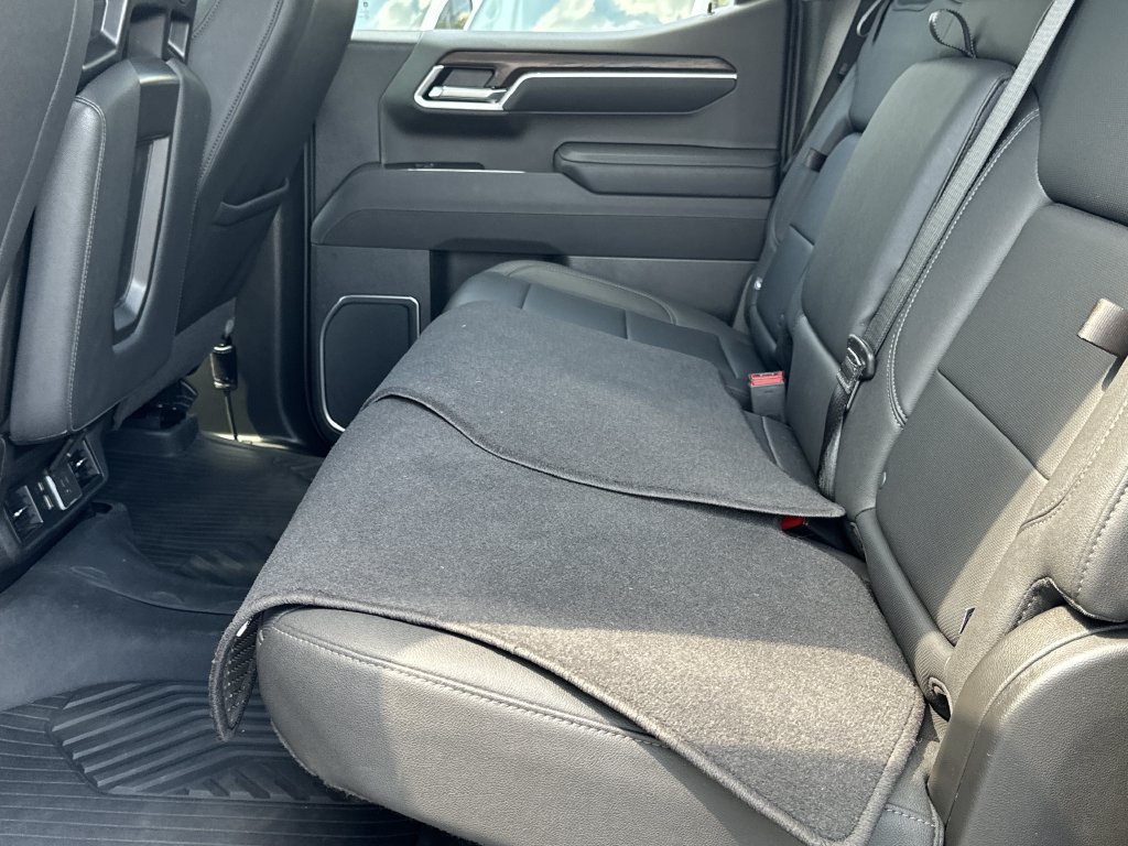 Used 2026 GMC Sierra 1500 SLT AWD/4WD image 15