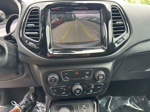 Used 2021 Jeep Compass Limited w/ Sun and Sound Group AWD/4WD image 23