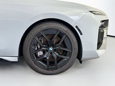 Used 2023 BMW 740i w/ Parking Assistance Package RWD image 35
