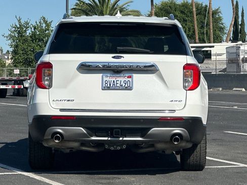 Used 2021 Ford Explorer Limited w/ Equipment Group 301A AWD/4WD image 5