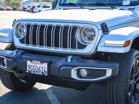 Used 2024 Jeep Wrangler Unlimited Sahara AWD/4WD image 21