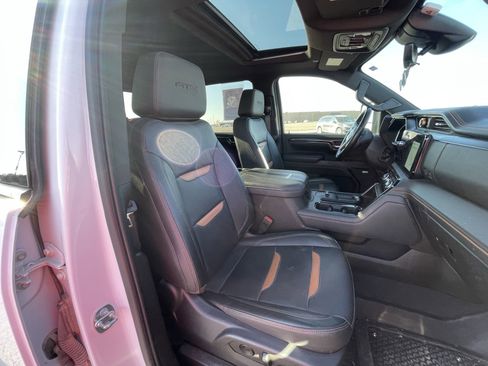 Used 2024 GMC Sierra 2500 AT4 w/ Technology Package image 11