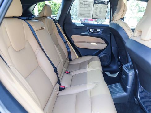 Used 2023 Volvo XC60 T8 Ultimate w/ Climate Package AWD/4WD image 19