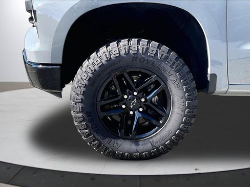 Used 2024 Chevrolet Silverado 1500 Custom Trail Boss AWD/4WD image 31