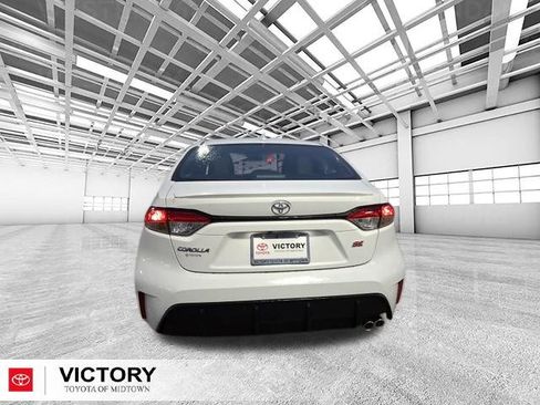 Used 2026 Toyota Corolla SE image 4