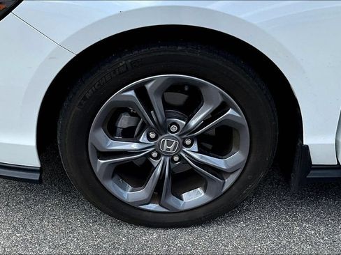 Used 2023 Honda Accord EX image 9