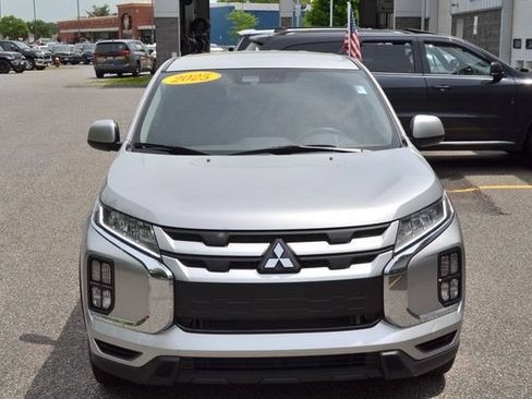 Used 2025 Mitsubishi Outlander Sport ES AWD/4WD image 3