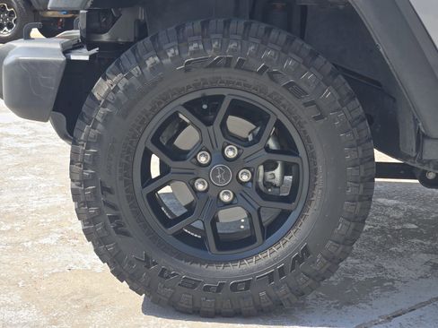 Used 2017 Jeep Wrangler Sport image 14