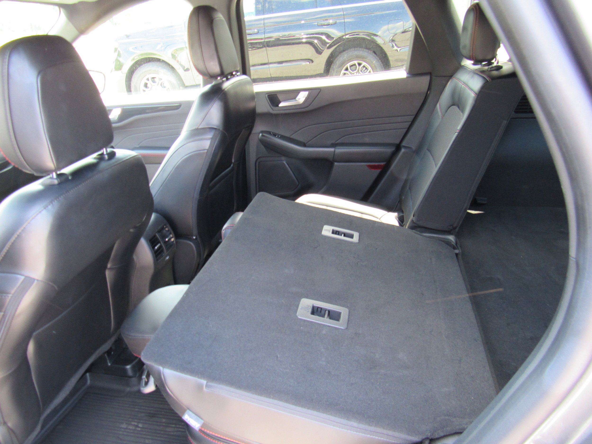 Used 2024 Ford Escape ST-Line w/ Tech Pack #1 AWD/4WD image 29
