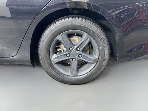 Used 2021 Chevrolet Malibu LS FWD image 30