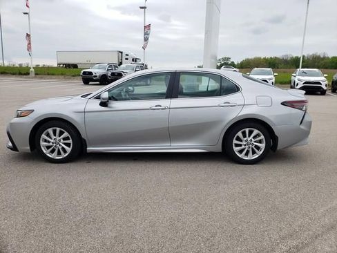 Used 2024 Toyota Camry SE FWD image 8