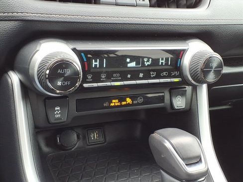 Used 2025 Toyota RAV4 XLE Premium image 11