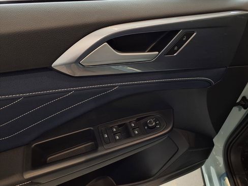 New 2026 Volkswagen Taos SEL image 12