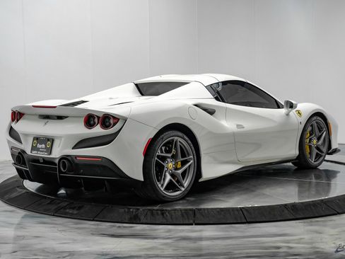 Used 2022 Ferrari F8 Tributo image 27