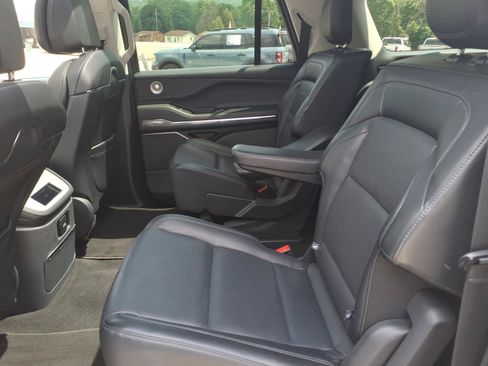 Used 2025 Lincoln Navigator L Reserve AWD/4WD image 8