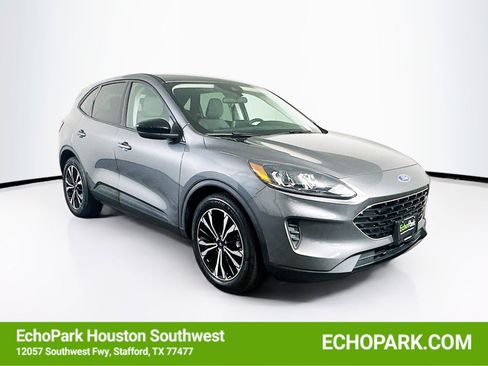 Used 2021 Ford Escape SE w/ SE Sport Appearance Package image 1