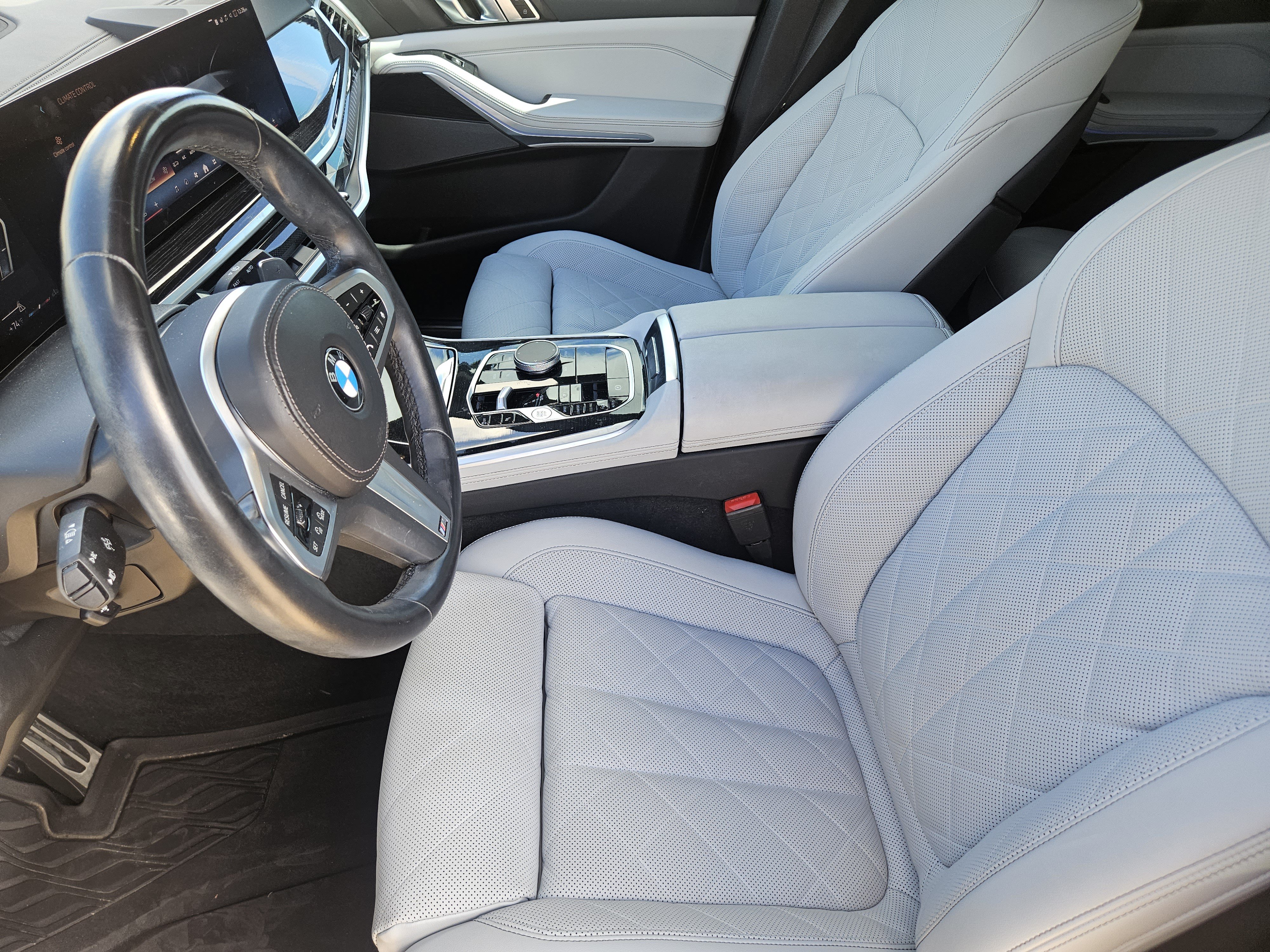 Used 2024 BMW X5 xDrive40i w/ M Sport Package AWD/4WD image 13