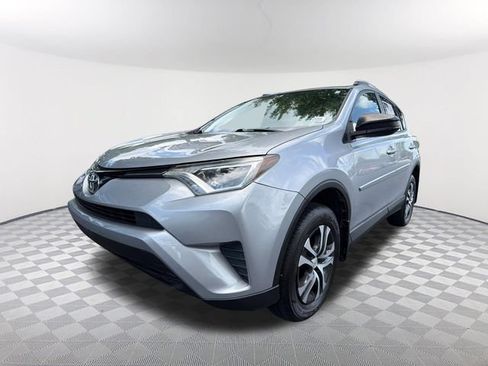 Used 2016 Toyota RAV4 LE FWD image 1