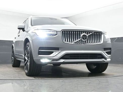 Used 2025 Volvo XC90 B6 Plus image 38