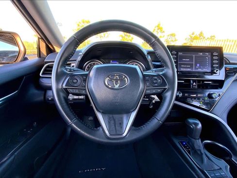 Used 2024 Toyota Camry SE image 5