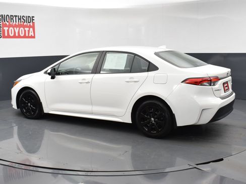 Used 2024 Toyota Corolla LE FWD image 2