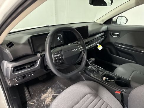 New 2025 Kia K4 EX FWD image 18