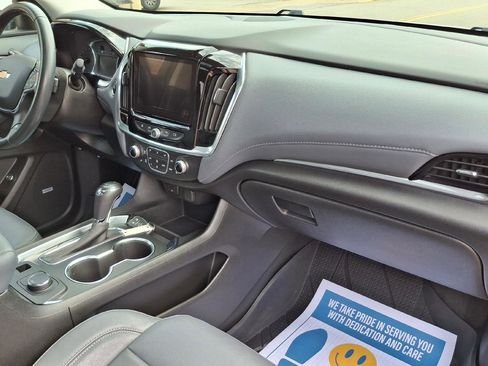 Used 2019 Chevrolet Traverse LT w/ LT Premium Package image 12