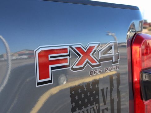 Used 2023 Ford F250 XLT w/ XLT Premium Package image 5