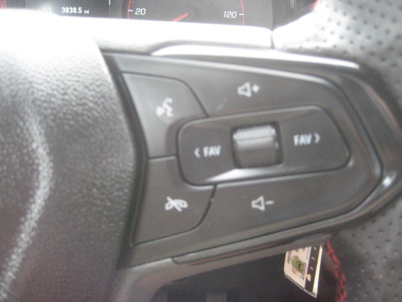 Used 2026 Chevrolet Trax RS w/ Sunroof Package FWD image 25