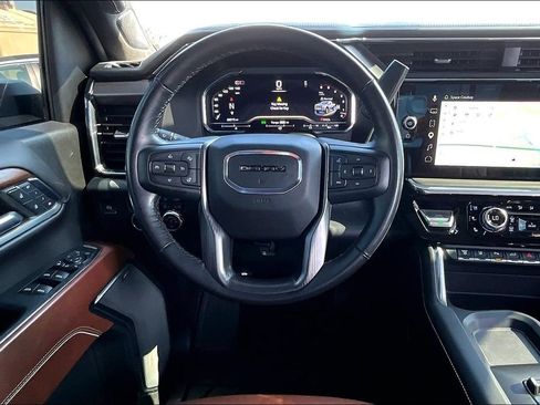 Used 2024 GMC Sierra 2500 Denali Ultimate w/ Max Trailering Package AWD/4WD image 11