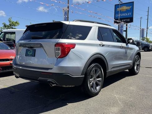 Used 2022 Ford Explorer XLT w/ Equipment Group 202A AWD/4WD image 6