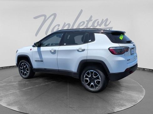 Used 2025 Jeep Compass Trailhawk AWD/4WD image 8