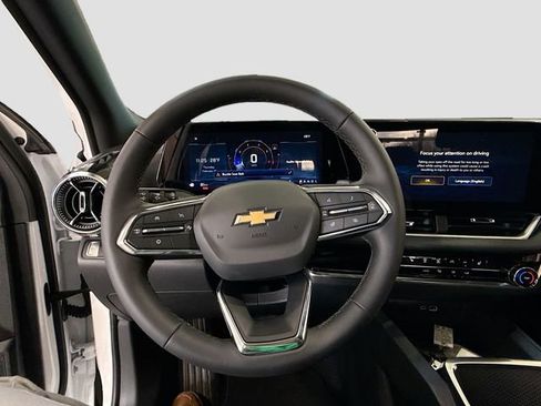 New 2026 Chevrolet Equinox LT w/ Safety and Technology Package FWD image 12