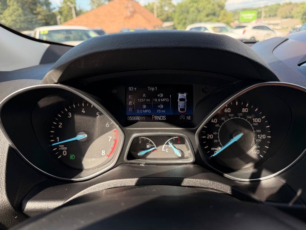 Used 2017 Ford Escape Titanium w/ Equipment Group 301A AWD/4WD image 3