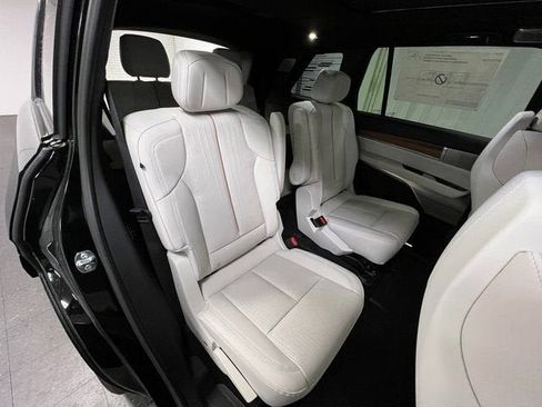 New 2026 Cadillac Vistiq Luxury w/ LPO, Floor Liner Package image 17