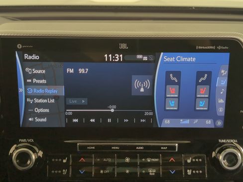 Used 2021 Toyota Highlander Platinum image 25