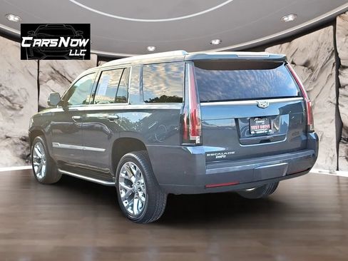 Used 2020 Cadillac Escalade Luxury AWD/4WD image 4