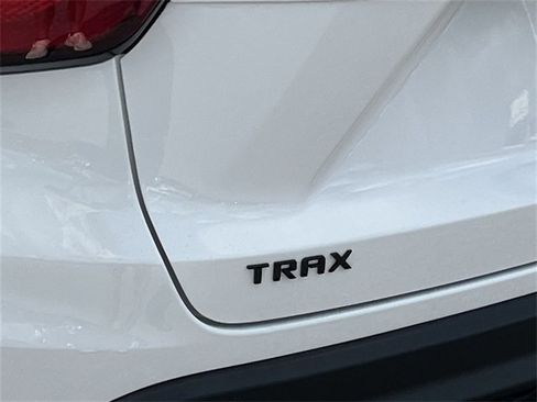 Used 2025 Chevrolet Trax RS w/ Driver Confidence Package image 28