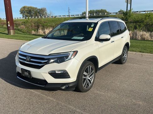 Used 2017 Honda Pilot Touring image 7