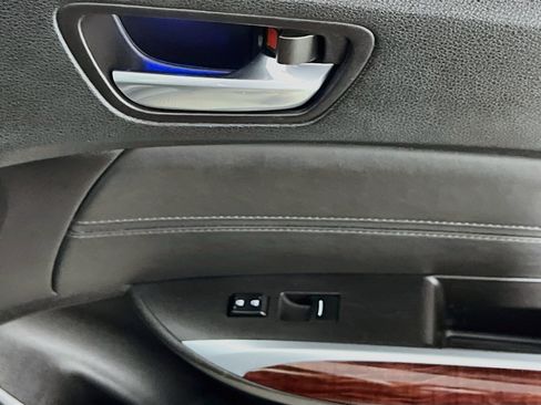 Used 2017 Acura TLX FWD image 32
